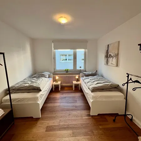 Frisch Renovierte Mit Balkon In Zentraler Lage Apartment