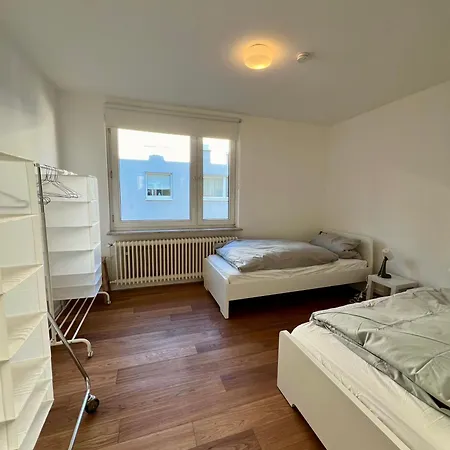 Frisch Renovierte Mit Balkon In Zentraler Lage Apartment *