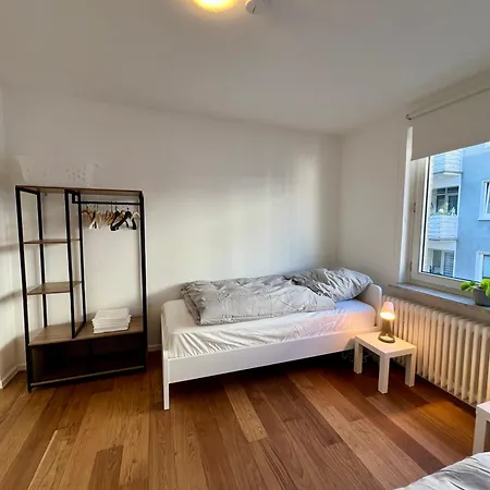 Frisch Renovierte Mit Balkon In Zentraler Lage